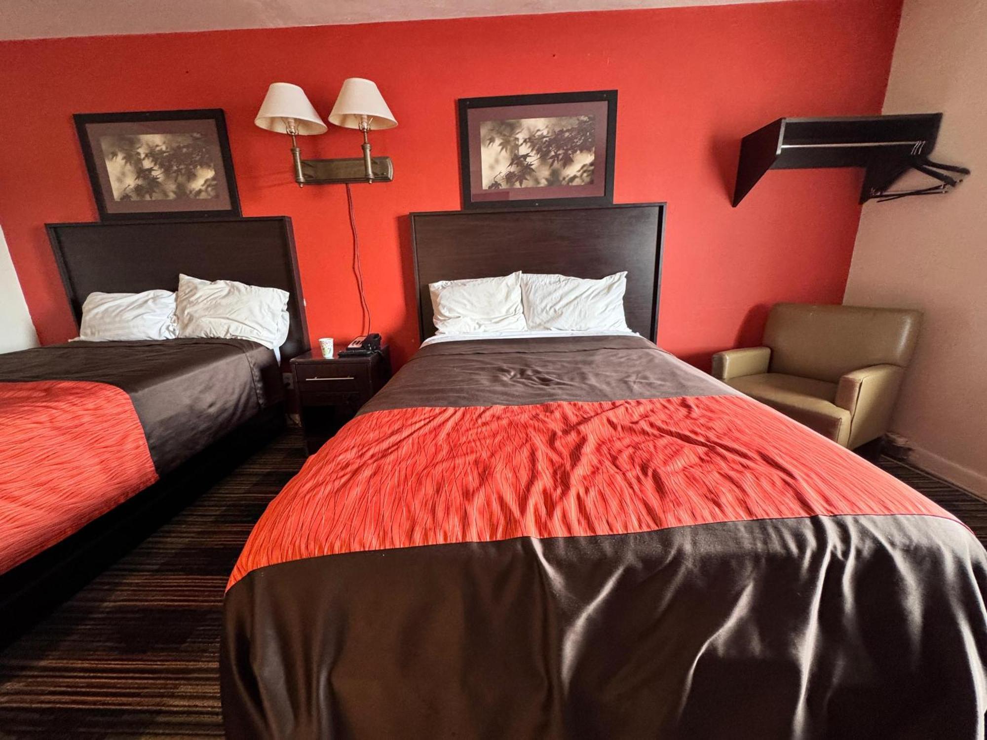 Oyo Palm Leaf Motel Ашленд Экстерьер фото
