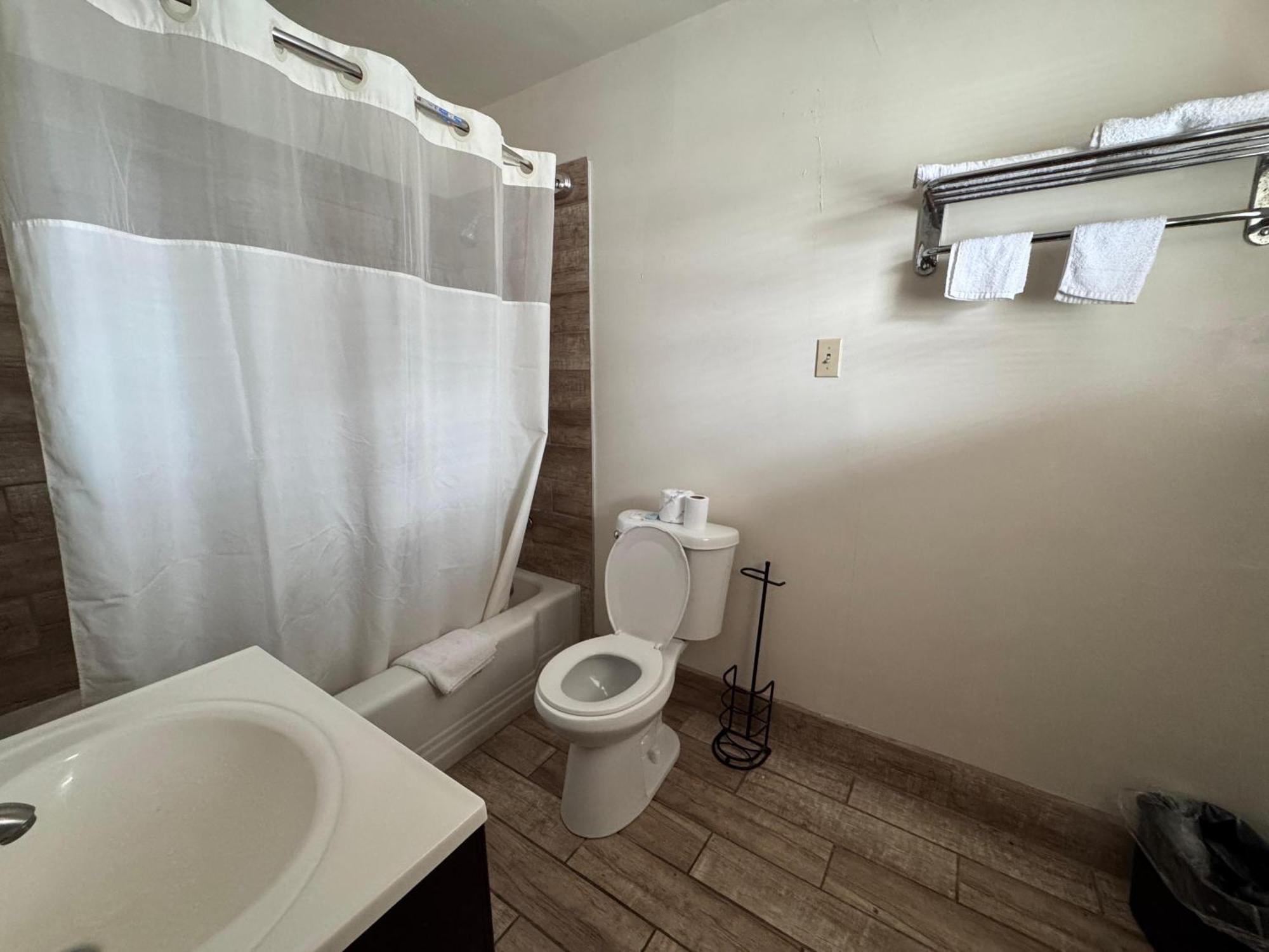 Oyo Palm Leaf Motel Ашленд Экстерьер фото